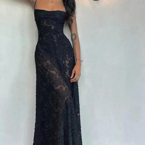 Black Women's Sleeveless Backless Elegant Party Dress With Spaghetti Straps - Picture 5 of 5